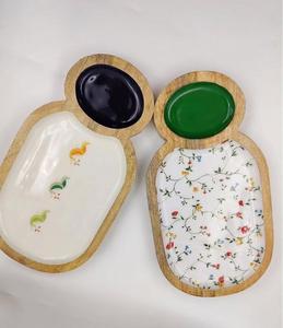 Assiette de service en bois avec motif floral, insert vert, design bohème rond, peinte à la main, passe au lave-vaisselle, plat décoratif - Product Image 6