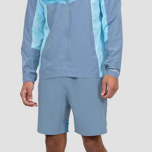 Conjunto Deportivo de Verano para Hombre con Logotipo Personalizado, Chaqueta Cortavientos y Pantalones Cortos Deportivos, Diseño 2 en 1 con Capucha, Poliéster/Nailon - Product Image 6