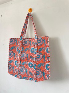 Sac fourre-tout matelassé bohème en coton rouge corail à imprimé floral, grande capacité, sac à bandoulière pour femme, idéal pour le shopping et les voyages - Product Image 1