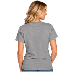 เสื้อยืดแขนสั้นผู้หญิง Jack and Jill Legacy Maker Mom คอกลมคลาสสิก ลายกราฟิกสำหรับคุณแม่ พร้อมลวดลายศิลปะที่ได้รับแรงบันดาลใจจากครอบครัว - Product Image 2