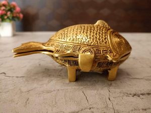 Handcrafted Brass Fish Figurine Eco-Friendly High Quality Decorative Golden Fish Sculpture Vintage Tabletop Home Decor <b>Ornament</b> - Product Image 6