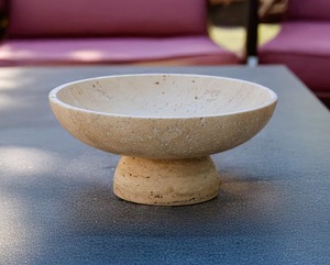 Bol en résine Auremont Signature, centre de table en époxy fait main exclusif avec un design sculptural élégant pour les intérieurs de luxe - Product Image 4