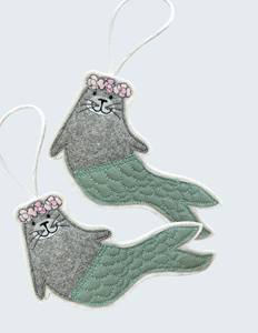 Décoration murale suspendue Sirène de luxe en Zari – Artisanat indien ethnique perlé pour chambre d'enfant, décoration thématique et usage festif - Product Image 1