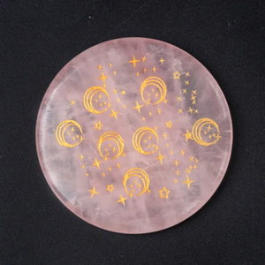 Plaque de cristal de quartz rose naturel avec cercle pentagramme doré sculpté, plaque de charge pour la guérison et la méditation - Product Image 3
