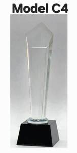 Trophée Obélisque en Cristal Modèle C4 avec Base Noire pour Collection de Cadeaux d'Affaires - Product Image 4