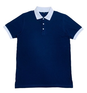 เสื้อโปโลเข้ารูปคลาสสิกสำหรับผู้ชายผ้าฝ้าย100% สีน้ำเงินเข้มผ้าถักปรับแต่งโลโก้ได้ราคาขายส่ง - Product Image 1