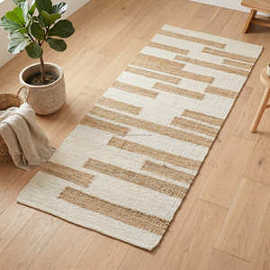 Alfombra de Yute Tejida a Mano con Diseño de Diamantes Inspirada en el Estilo Bereber de 9' x 12' para Sala de Estar, Estilo Escandinavo, Orgánico, Moderno y de Lujo Discreto para el Hogar - Product Image 1