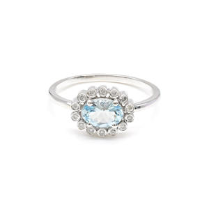 Produits populaires : Bague de mariage en or blanc massif 14 carats avec aigue-marine ovale 7x5mm et halo de diamants blancs sertis clos - Product Image 1