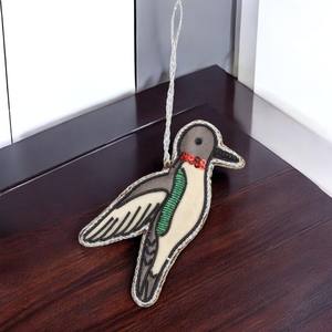 Décoration suspendue de luxe avec travail Zari d'inspiration oiseau |   Ornement ethnique indien fait main pour l'exportation - Product Image 1
