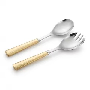 Juego de Cubiertos Modernos con Mango Dorado para Servir Ensaladas, Tenedor y Cuchara de Metal, Acabado Espejo, Aptos para Lavavajillas, para Catering - Product Image 1