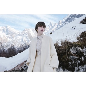 Abrigos de Alta Costura para Mujer, Invierno, AMELIE, Abrigo Kimono con Cinturón, Cuello en V, Cachemira Premium, Abrigo Largo para Mujer - Product Image 1