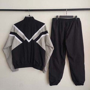 Conjunto de Dos Piezas para Hombre, Chaqueta Cortavientos Transpirable de Alta Calidad Estilo Urbano Vintage, Pantalones Cortos Impermeables con Logotipo Personalizado, Nuevo Diseño de Verano - Product Image 2