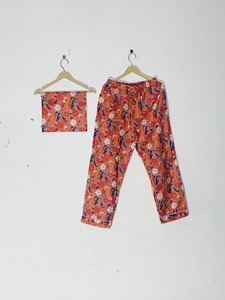 ชุดนอนลายดอกดาวเรือง - ชุดนอนผ้าฝ้ายพิมพ์ลายด้วยมือ 3 ชิ้น - Product Image 3