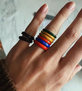 Anillo de Resina Personalizado para Mujer, Joyería Única Hecha a Mano con Colores Artísticos y Estilo Decorativo Moderno - Product Image 3