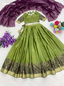 Colección Premium de Lehenga-Choli y Dupatta de Seda Tradicional India con Bordado y Detalles en Zari, Moda Femenina - Product Image 5