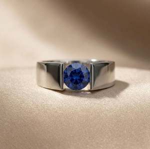 Bague ouverte en argent 925 avec saphir bleu et moissanite taille ronde, cadeau idéal pour anniversaires, vœux et fêtes entre amis - Product Image 2