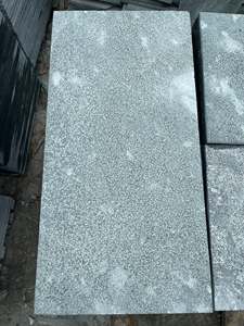 Piedra Verde Musgo Martillada Ecológica Premium para Pavimentación Duradera de Patios y Aceras - Vietnam - Product Image 1