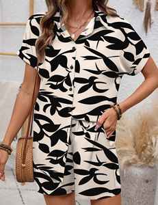 Conjunto de verano para mujer de estilo único con camiseta de manga corta de tela suave de buena calidad y pantalones cortos a juego. - Product Image 5