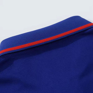 เสื้อถักสีดำสำหรับผู้ชาย ผ้าฝ้าย 100% ระบายอากาศได้ดี กันน้ำ ไร้รอยต่อ ป้องกันรอยยับ มีกระเป๋าโลโก้ด้านหน้า ทรง 6 แผง สวมใส่สบาย แบบลำลอง - Product Image 2