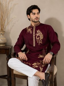 Kurta pour homme brodé bordeaux, haut formel pakistanais à manches longues, chemise de fête pour cérémonie de mariage - Product Image 4