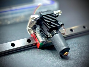 Guías lineales de acero dobles para el eje XYZ, totalmente metálicas, con router de 800W, ideales para cortar aluminio, latón, acero inoxidable y madera. - Product Image 2