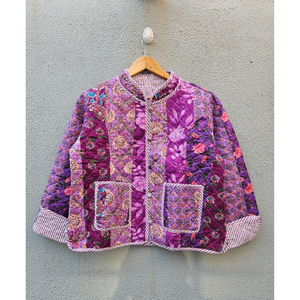 Chaqueta de mujer acolchada de algodón hecha a mano, estilo patchwork vintage bohemio, con botones al frente, informal, para invierno, regalo para ella. - Product Image 1