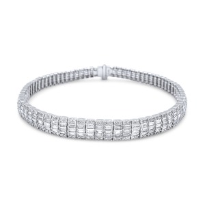 Nouveaux bracelets en or blanc 14 carats sertis de diamants en moissanite taille émeraude, en vente aux meilleurs prix - Product Image 1