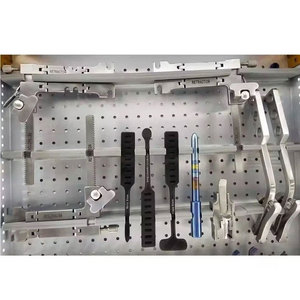 Système d'extracteur cervical Black Belt ACDF avec jeu de lames en titane – Kit d'instruments chirurgicaux réutilisables pour la colonne cervicale - Product Image 1