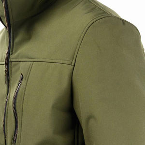 Veste softshell homme légère à col montant, couleur unie, respirante, avec fermeture éclair et logo avant en toile, idéale pour l'extérieur en hiver - Product Image 3