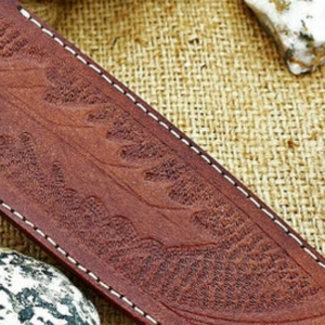 Cuchillo de caza hecho a mano de acero D2 con mango de micarta negro y rojo, hoja fija pulida, cuchillo para acampar al aire libre, funda de cuero marrón - Product Image 4