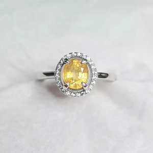 Anillo de plata con zafiro amarillo natural, plata de ley 925, joyería artesanal con piedras preciosas, elegante regalo para mujer - Product Image 1