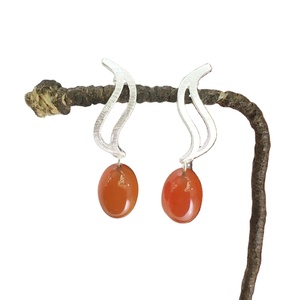Pendientes de Plata de Ley 925 con Gema Ovalada de Cornalina, Diseño Popular para Bodas y Regalos, Pendientes Modernos para Regalo para Mujeres - Product Image 1