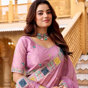 Sari en soie or élégant – Broderie multicolore avec bordure de panneau design - Product Image 1