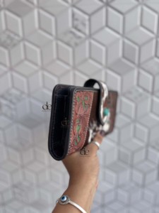 Cartera de Cuero de Alta Calidad con Grabado y Diseño Vintage, Cierre con Botón Turquesa, Cartera de Mujer para Uso Diario - Product Image 2