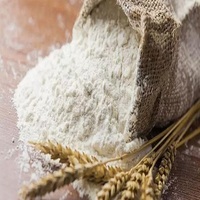 Farine de blé de haute qualité emballée en vrac pour les commerçants. La farine de blé conserve une saveur riche et une texture douce et fine.