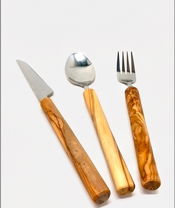 Ensemble de couverts en acier inoxydable plaqué argent avec manche en bois, compatibles lave-vaisselle, pour la maison, l'hôtel et les réceptions. - Product Image 1