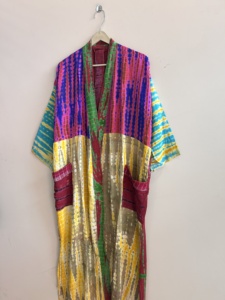 Robe kimono en soie tie-dye, tenue d'été faite à la main, robe colorée de luxe - Product Image 5