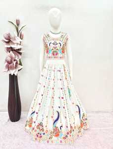 Ensemble Lehenga Choli en coton blanc longueur ras du sol à séchage rapide pour filles, avec jupe en résille, chemisier et dupatta, motif floral paon, tenue de mariage et de fête - Product Image 5