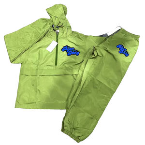 Ensemble de survêtement uni en nylon 100% pour l'entraînement, vente en gros, design personnalisé, confortable, léger, ensemble de vêtements de sport - Product Image 1