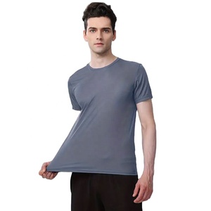 ชุดเสื้อผ้า2ชิ้นสำหรับฤดูร้อนของผู้ชายเสื้อยืดผ้าโพลีเอสเตอร์ระบายอากาศและกางเกงขาสั้น - Product Image 2