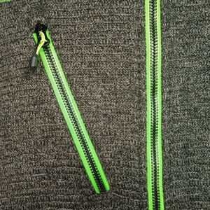 Chaqueta de Forro Polar Gris, Manga Larga, Cuello Alto, Cierre de Cremallera, Resistente al Viento, para Otoño, Corte Regular, Diseño Sólido, Material de Poliéster - Product Image 6