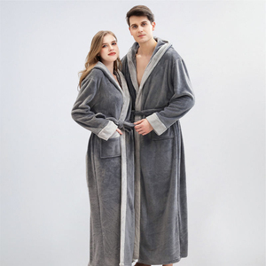 Albornoz con Capucha de Franela para Parejas Wildness, Bata Gruesa y Cálida de Forro Polar Coral para Hombre y Mujer - Product Image 3