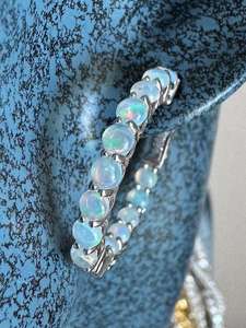 Boucles d'oreilles créoles opale, pierre précieuse naturelle à l'intérieur et à l'extérieur, en argent sterling, bijoux fins pour femmes - Product Image 5