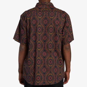 Chemise décontractée pour homme à col montant en tissu sergé – Chemise boutonnée à manches courtes pour vacances tropicales et plage - Product Image 2