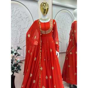 Ensemble robe et pantalon de soirée Dupatta de créateur - Product Image 1