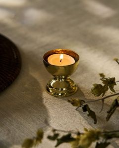 Vases à bougies en laiton faits à la main, contenants de qualité supérieure pour la production de cire parfumée, accent décoratif pour l'aménagement intérieur - Product Image 1