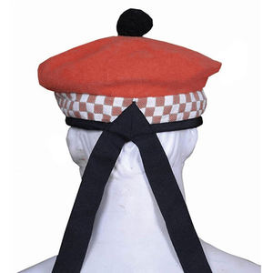 Gorro Escocés Tradicional Hecho a Mano de Lana de Alta Calidad, Color Naranja Balmoral, Blanco y Negro, Estilo Kilt - Product Image 2
