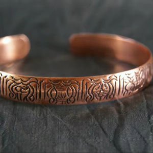 Bracelet jonc moderne en cuivre tressé poli fait main, bijoux de créateur pour hommes et femmes - Product Image 1