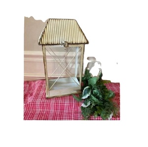 Lanterne cylindrique ronde de luxe en métal, parfaite pour Noël et l'affichage de bougies festives et les idées élégantes de décoration intérieure - Product Image 1