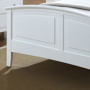 Elegante Letto in Legno Bianco con Supporto Robusto - Product Image 3